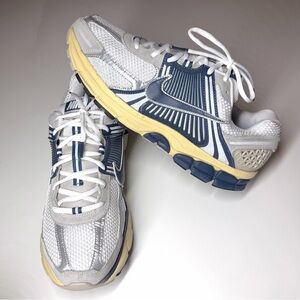 NIKE AIR ZOOM VOMERO 5 THUNDER BLUE CREAM MEN’S CASUAL SNEAKERS SIZE-12